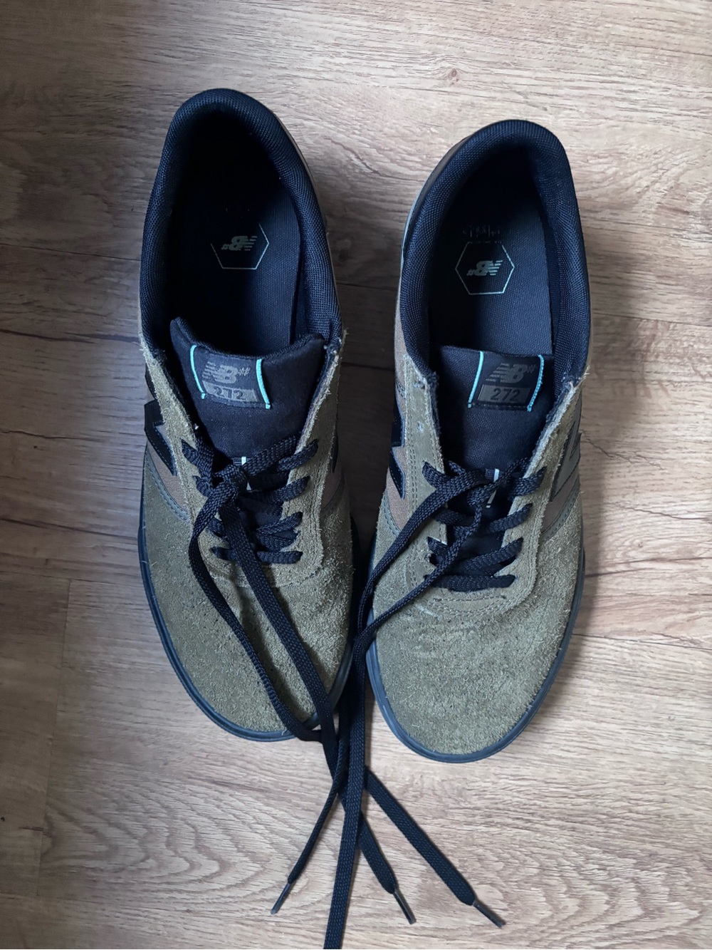 New Balance 272 Olive Green and Black Men’s Casual Sneakers - Picture 2 of 3